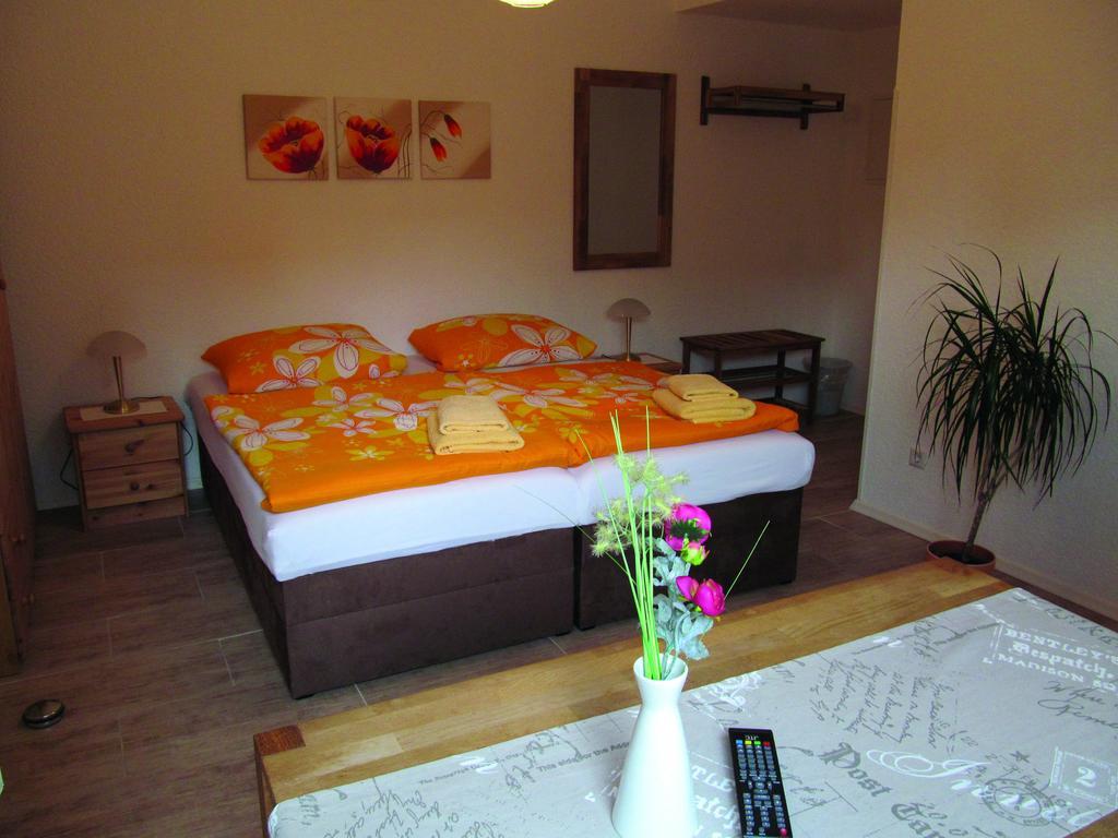 Pension Zum Birnbaum Brandenburg  Exterior foto